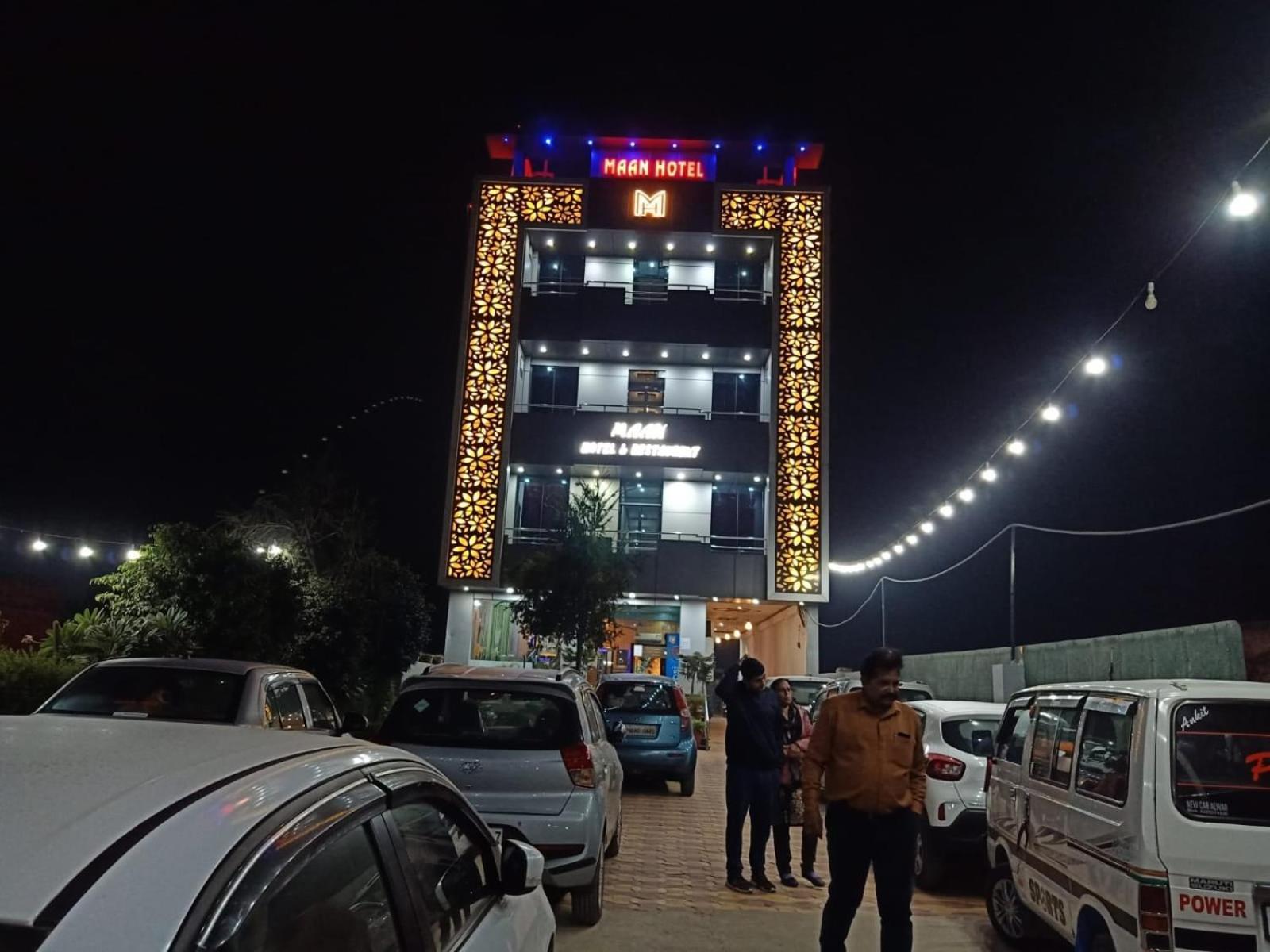 Maan Hotel Alwar Buitenkant foto